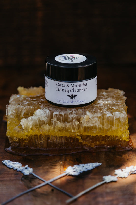 Oats & Manuka Honey Cleanser